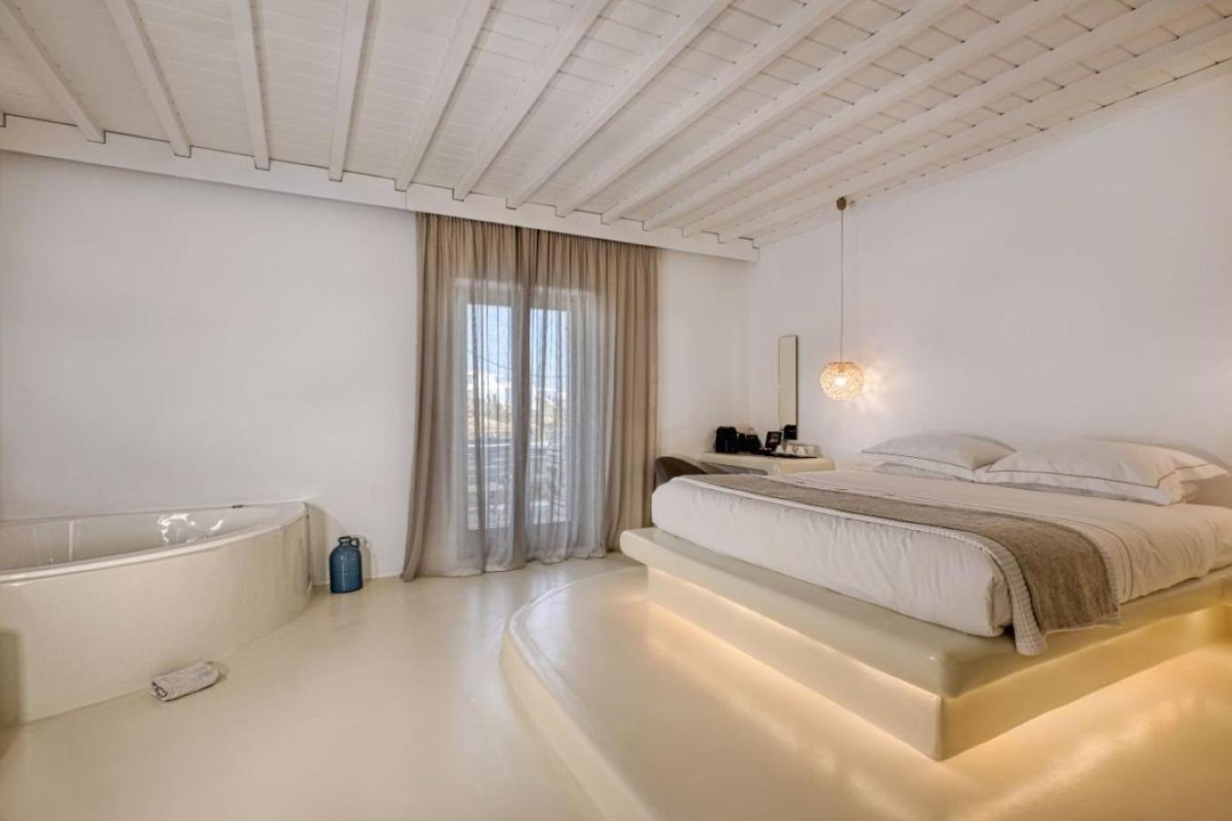 Superior Room Indoor Jacuzzi